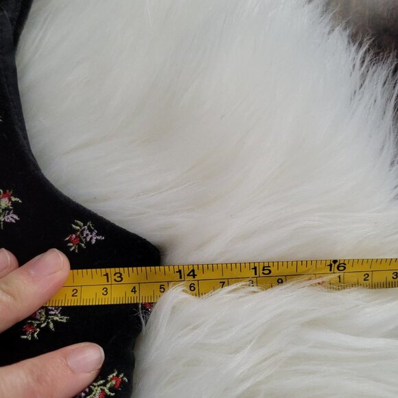 The Childrens Place Girl Kid Black Velvet Floral Embroidered A-Line Shift Dress - Picture 7 of 9